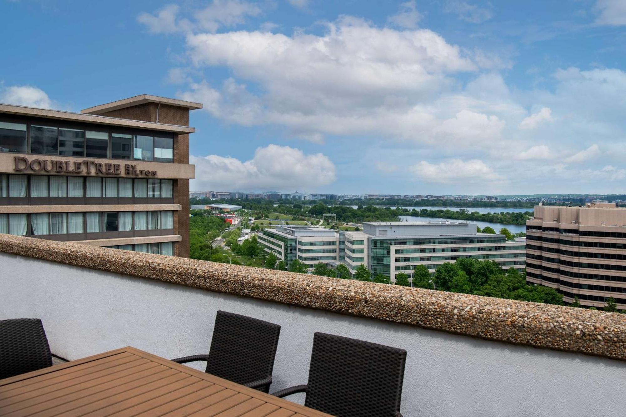 Doubletree By Hilton Washington Dc - Crystal City Arlington Buitenkant foto